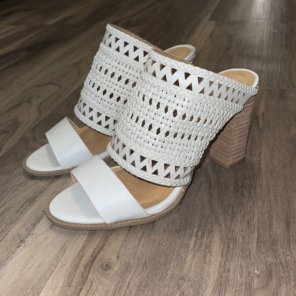 Report White Heels